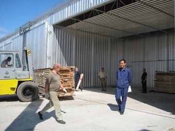 Ανθεκτικές ξύλινες ξεραίνοντας εξαρτήσεις 27000 κλιβάνων μ3/Χ συρόμενη πόρτα ανελκυστήρων αέρα όγκου κυκλοφορώντας